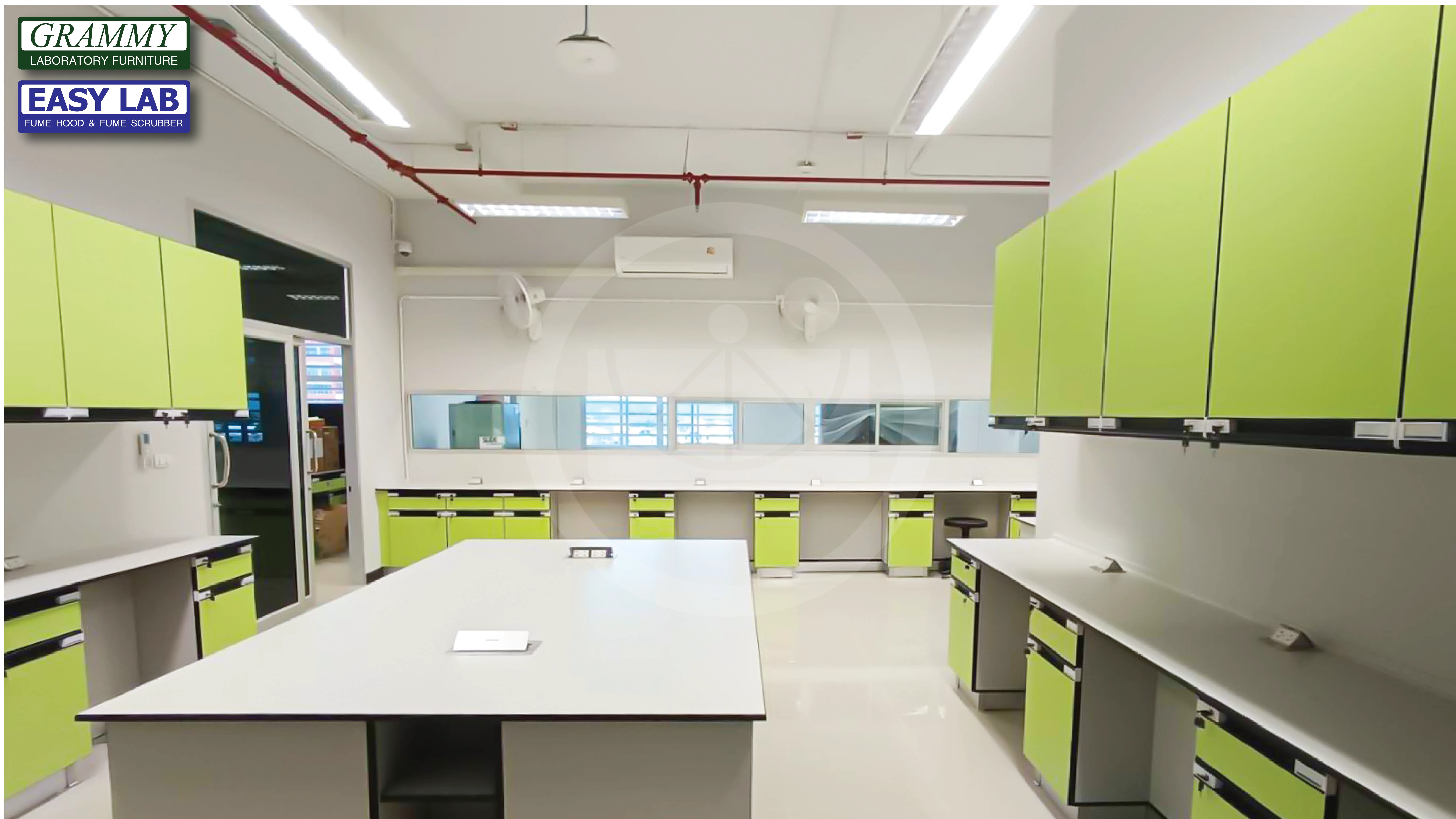 ติดตั้งโต๊ะปฏิบัติการ GRAMMY & ตู้ดูดควัน EASY LAB